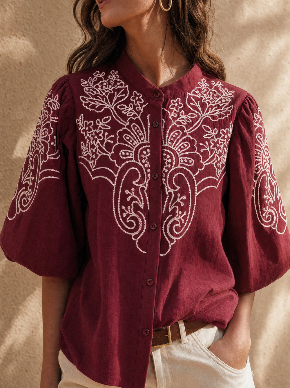 Femke Blouse Rood detailfoto gedragen