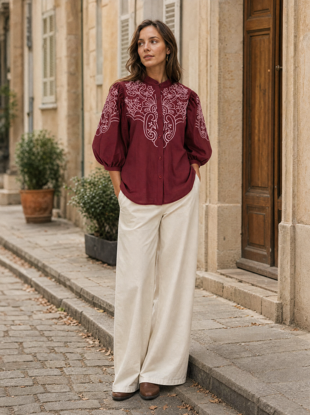 Femke Blouse Rood gedragen door model