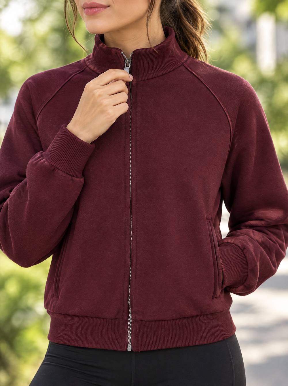 Elin Zip Sweater Bordeaux detailfoto gedragen