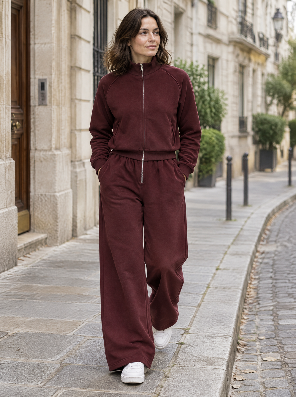 Bo Wijde Broek Bordeaux gedragen door model